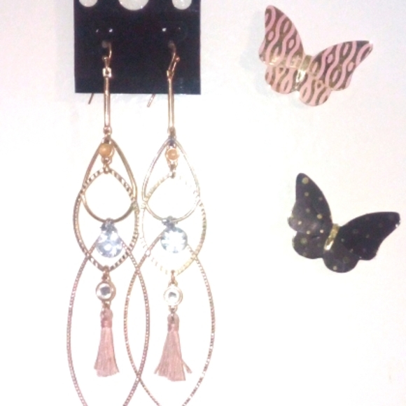 Accessories - Pretty gold bling earrings